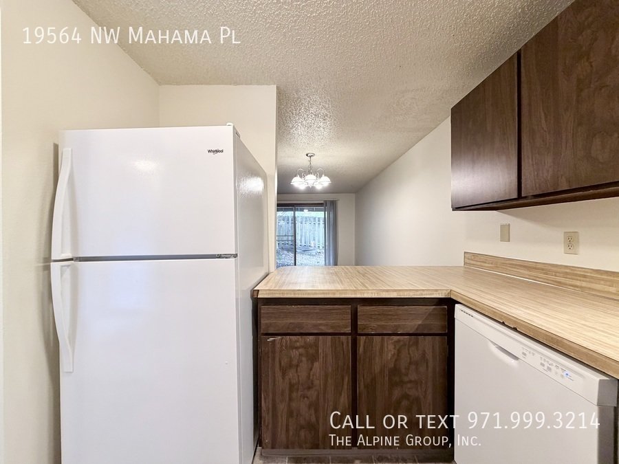 🌿 Bright Rock Creek Townhome property image