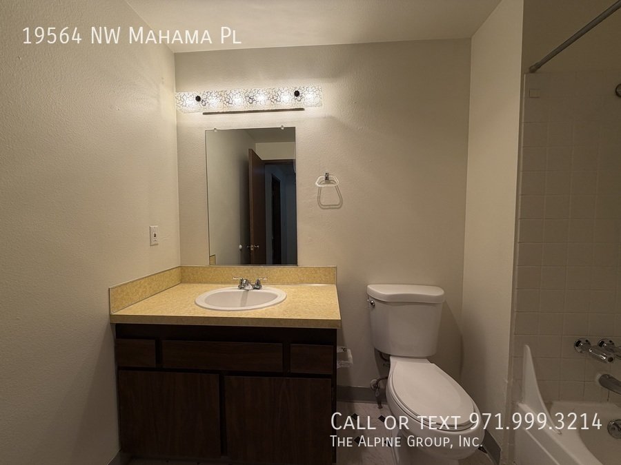 🌿 Bright Rock Creek Townhome property image