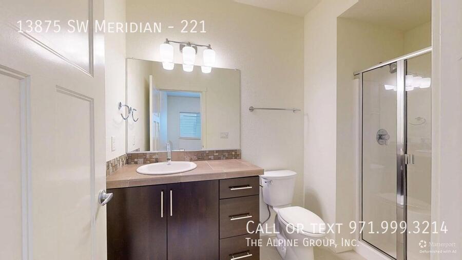 🌆Luxury Living Near Nike – A/C, Pool & More! property image