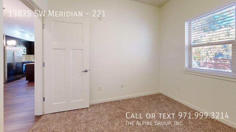 🌆Luxury Living Near Nike – A/C, Pool & More! property image