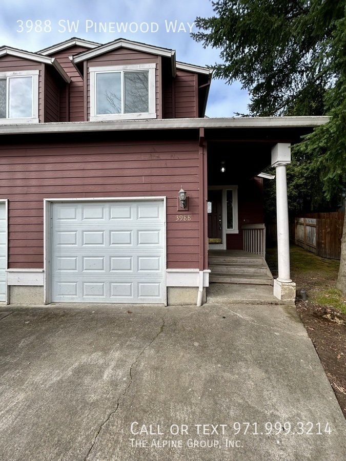 🔥3-Bedroom Gem — Hardwood Floors, Fireplace & Garage! property image