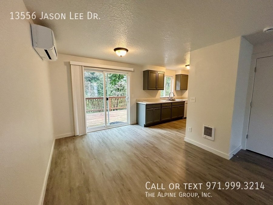 🪵 Cozy Oregon City Home with Spacious Private Deck property image