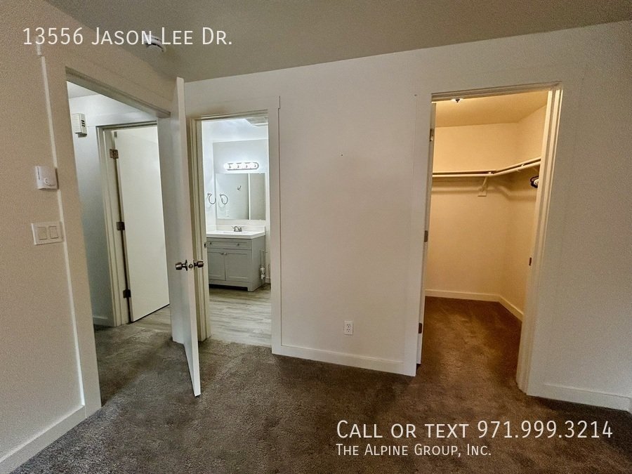 🪵 Cozy Oregon City Home with Spacious Private Deck property image