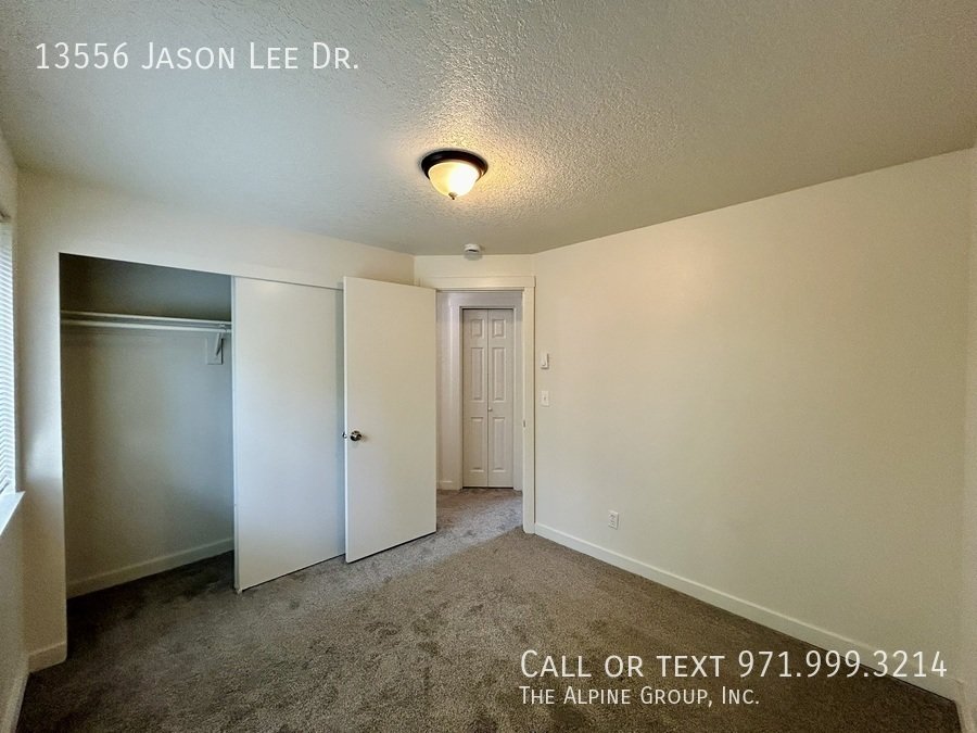 🪵 Cozy Oregon City Home with Spacious Private Deck property image