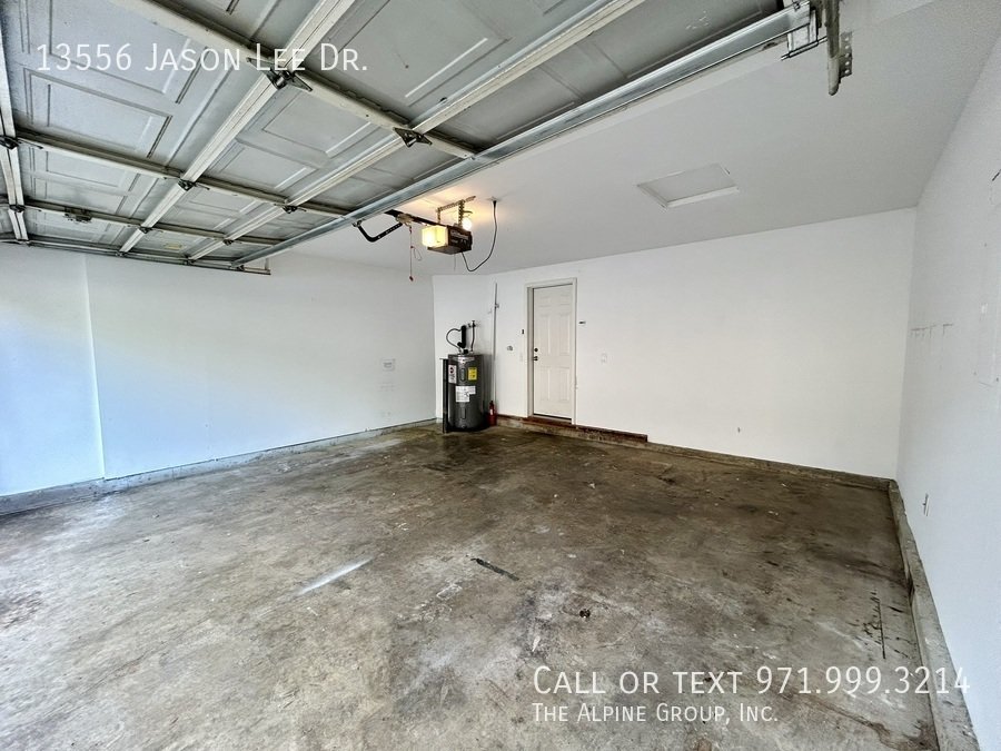 🪵 Cozy Oregon City Home with Spacious Private Deck property image