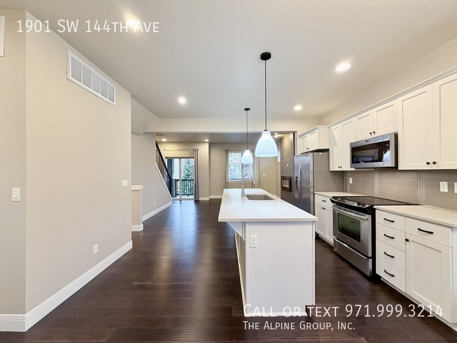 🌿 Gorgeous 4BR Home — Prime Location & 15-Month Lease! property image