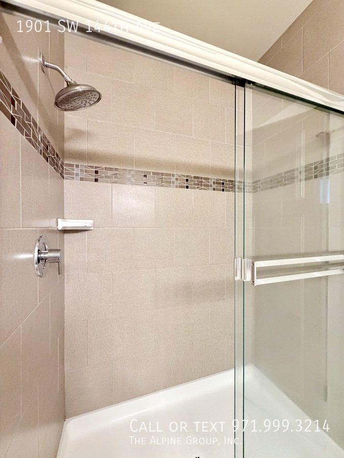 🌿 Gorgeous 4BR Home — Prime Location & 15-Month Lease! property image