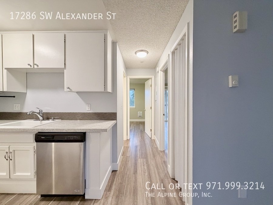 $300 OFF Deposit! On-Site Laundry + Modern 2BD 🧺 property image