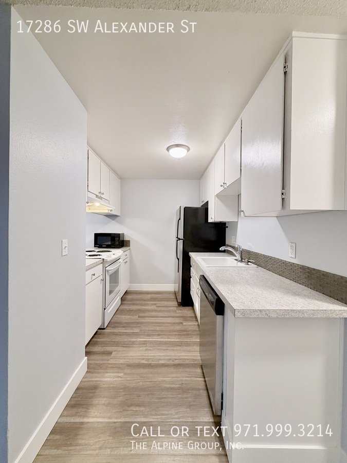 $300 OFF Deposit! On-Site Laundry + Modern 2BD 🧺 property image