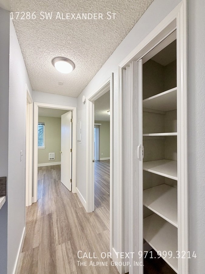 $300 OFF Deposit! On-Site Laundry + Modern 2BD 🧺 property image