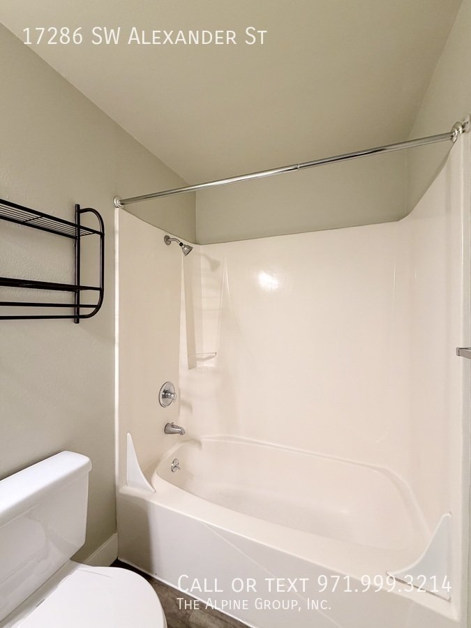 $300 OFF Deposit! On-Site Laundry + Modern 2BD 🧺 property image