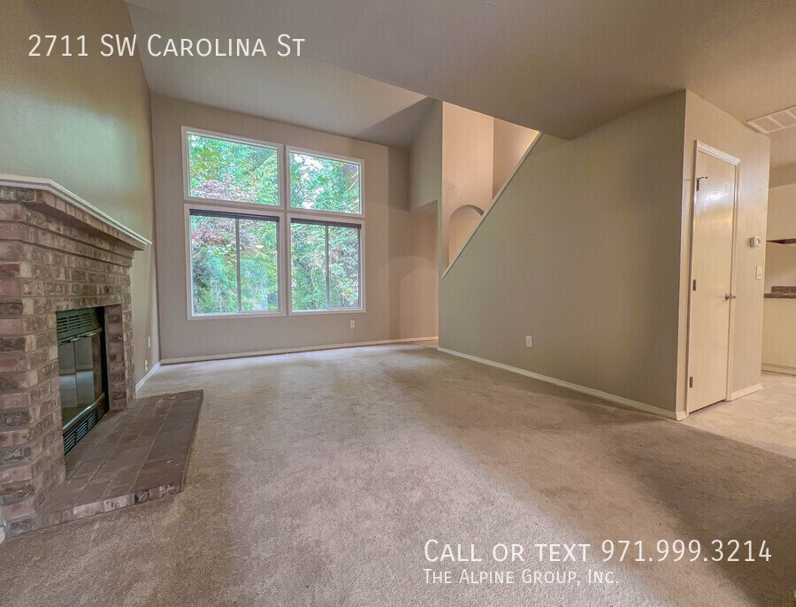 🌿 18-mo Lease! Green & Serene: A Bright, Private SW Portland Retreat property image