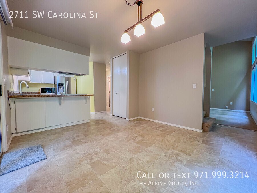 🌿 18-mo Lease! Green & Serene: A Bright, Private SW Portland Retreat property image