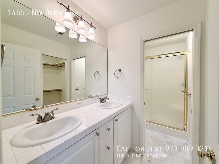 🛋️ Charming Kaiser Woods Home w/ Granite Kitchen – 15-Month Lease property image