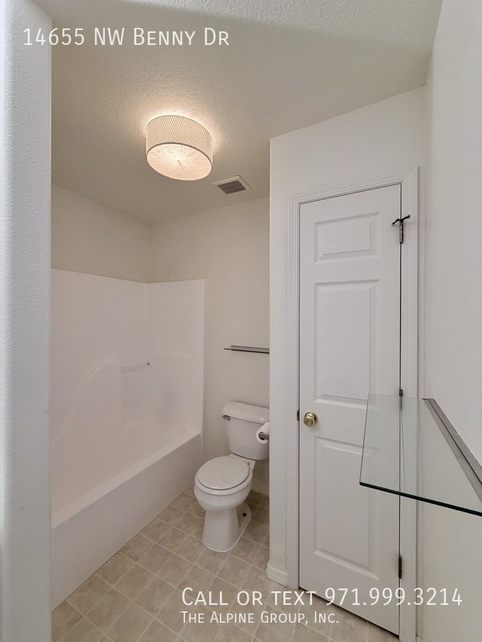 🛋️ Charming Kaiser Woods Home w/ Granite Kitchen – 15-Month Lease property image