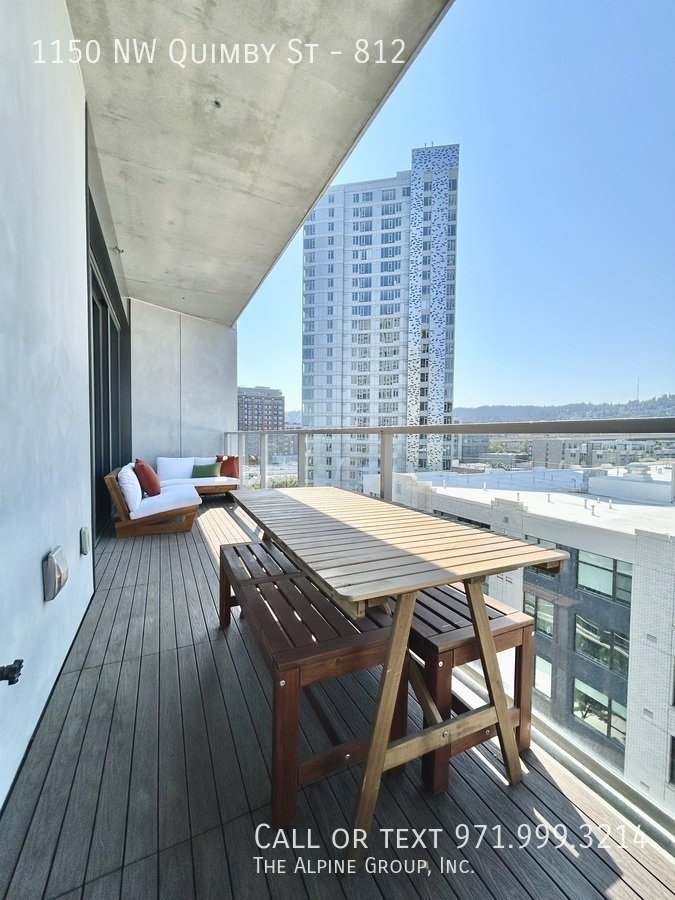 🎉 FIRST Month FREE – Apply by 12/31 🏙️Light-Filled Condo with Views, Style & Comfort in North Pearl property image