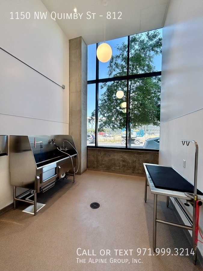 🎉 FIRST Month FREE – Apply by 12/31 🏙️Light-Filled Condo with Views, Style & Comfort in North Pearl property image