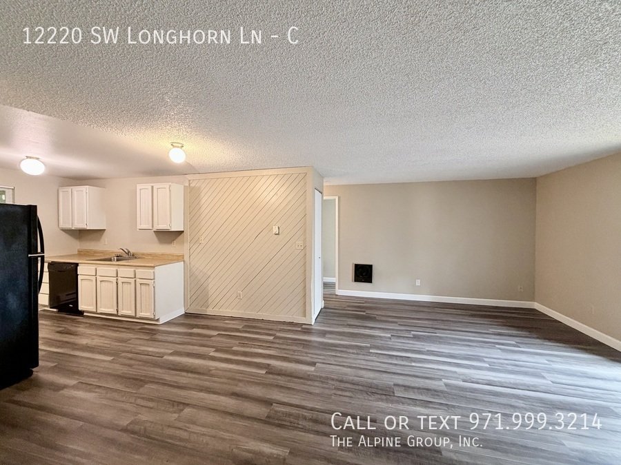 🎉 FIRST Month FREE – Apply by 12/31! 🪴 Stylish 2BR Retreat – Covered Deck & Private Oasis property image