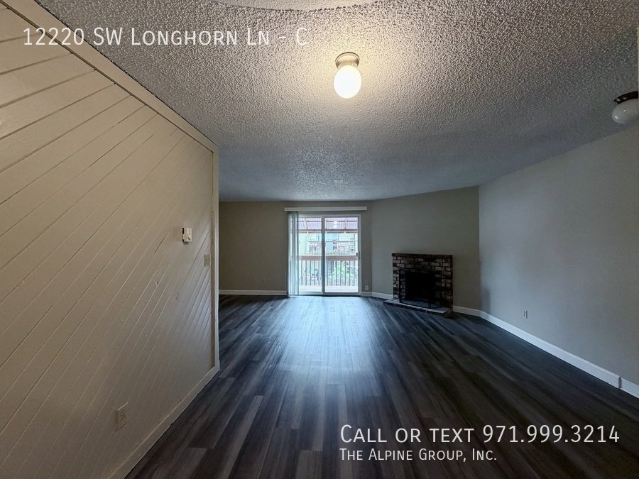 🎉 FIRST Month FREE – Apply by 12/31! 🪴 Stylish 2BR Retreat – Covered Deck & Private Oasis property image