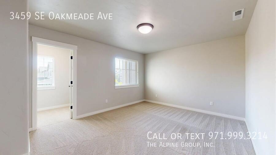 ✨ Holiday Special: $600 Off Your First Month if You Apply by 12/31! property image