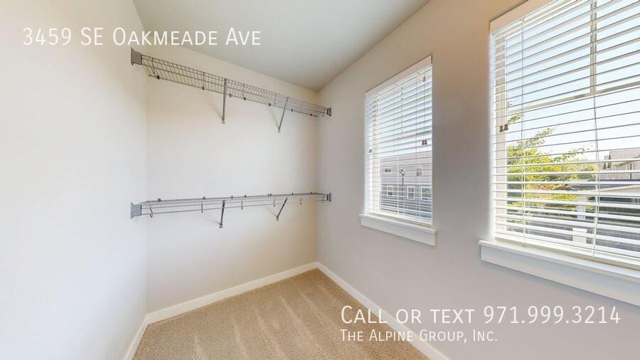 ✨ Holiday Special: $600 Off Your First Month if You Apply by 12/31! property image