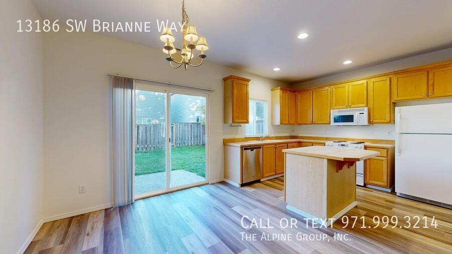 🏠HALF OFF Your FIRST MONTH- Apply By 12/31! Cozy 3-Bed with Open Floor Plan & Fenced Yard property image