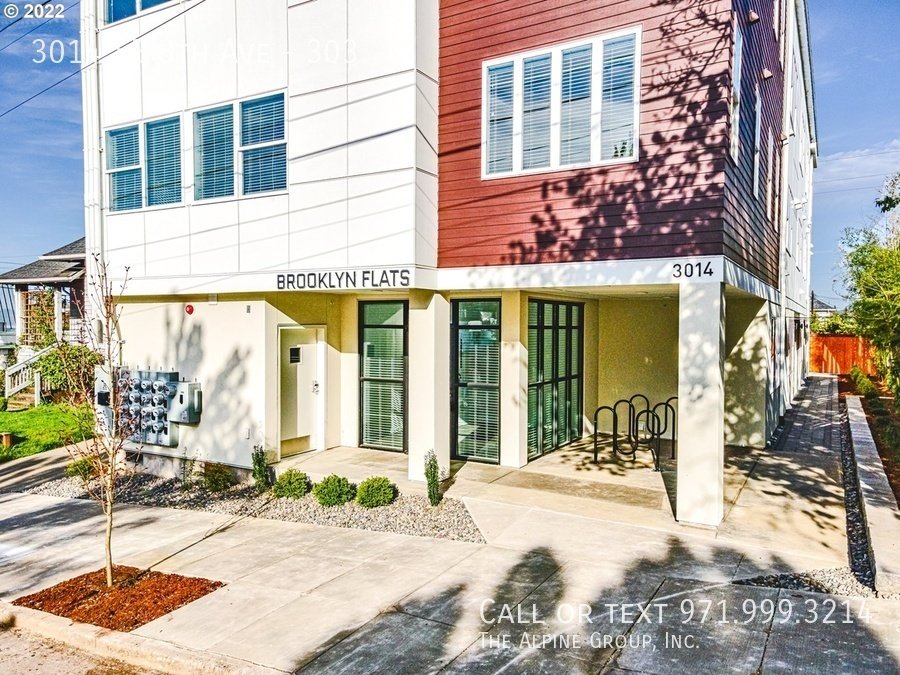 🏙️ HALF OFF FIRST MONTH! Sleek 2022-Built Apartment with In-Unit Laundry! property image