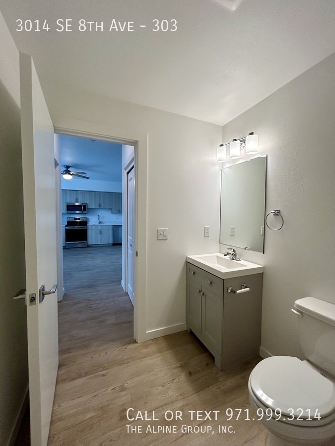 🏙️FREE FIRST MONTH! Sleek 2022-Built Apartment with In-Unit Laundry! property image