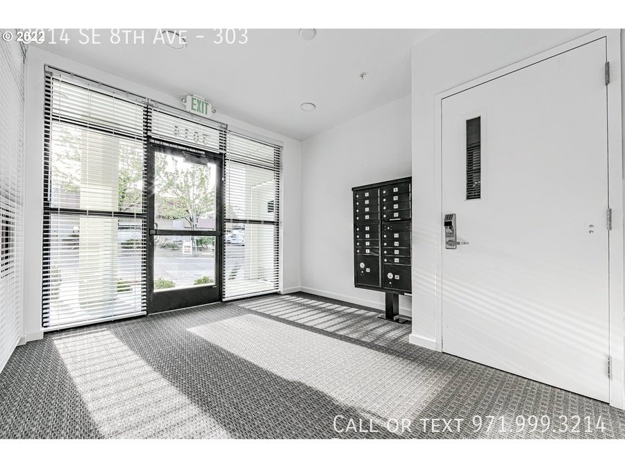 🏙️FREE FIRST MONTH! Sleek 2022-Built Apartment with In-Unit Laundry! property image