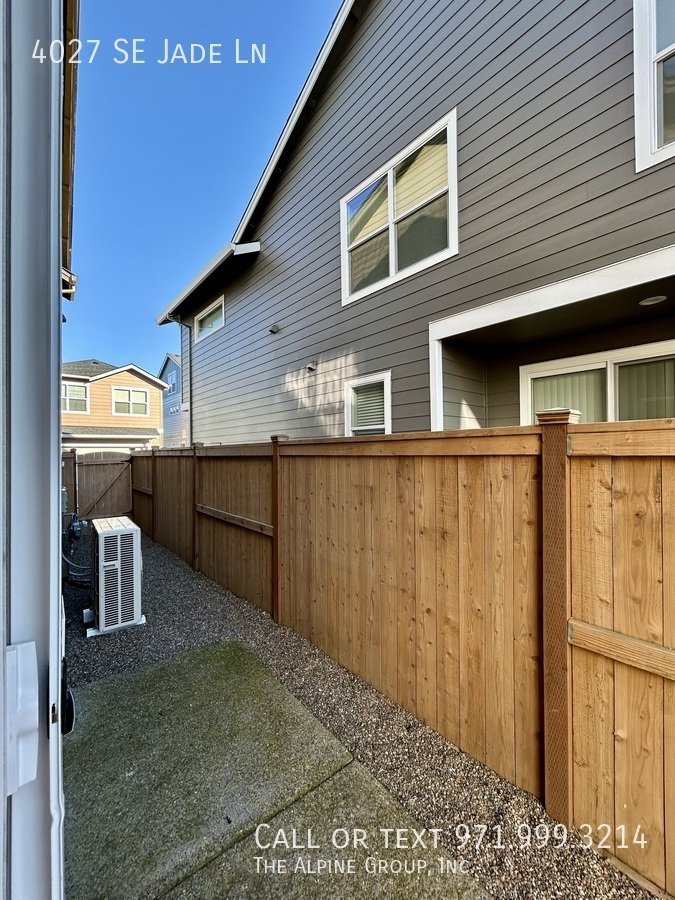 🛋️ Stylish 2024 Build with Dual Primary Suites property image