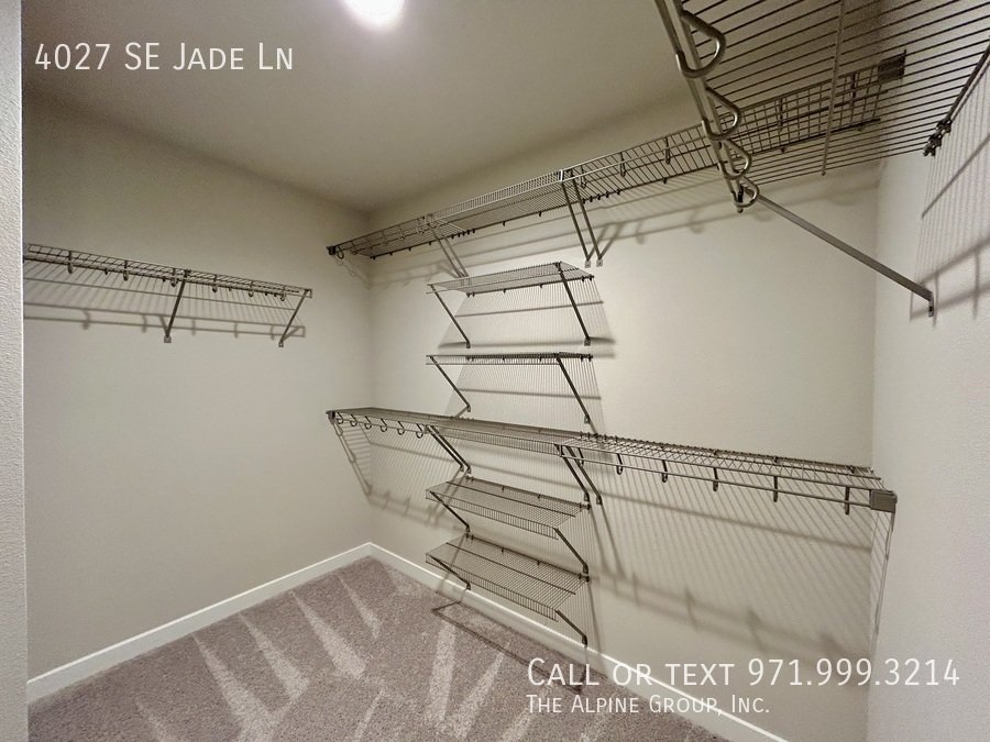 🛋️ Stylish 2024 Build with Dual Primary Suites property image