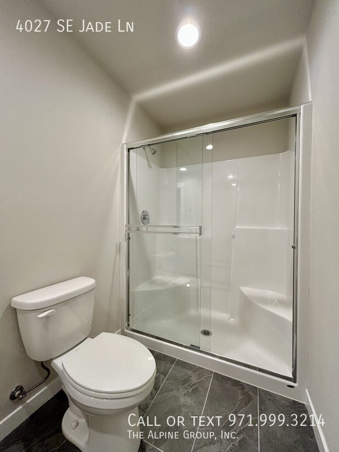 🛋️ Stylish 2024 Build with Dual Primary Suites property image