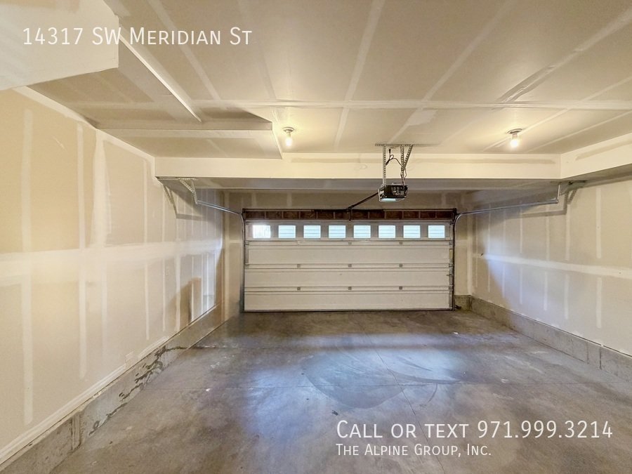 ✨ FIRST MONTH FREE - Modern Luxury in 45° Central | Steps from Nike Campus! property image