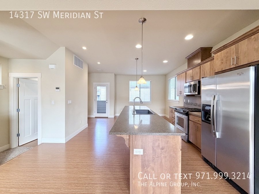 ✨ FIRST MONTH FREE - Modern Luxury in 45° Central | Steps from Nike Campus! property image