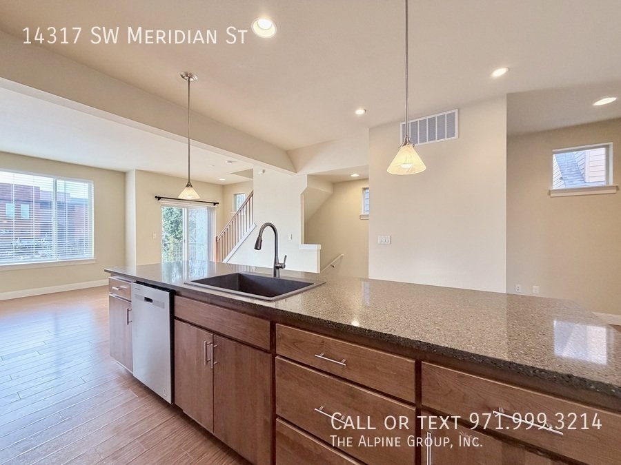 ✨ FIRST MONTH FREE - Modern Luxury in 45° Central | Steps from Nike Campus! property image