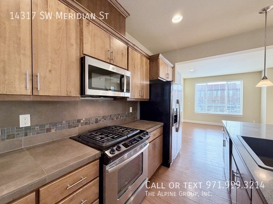 ✨ FIRST MONTH FREE - Modern Luxury in 45° Central | Steps from Nike Campus! property image