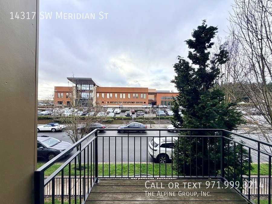 ✨ FIRST MONTH FREE - Modern Luxury in 45° Central | Steps from Nike Campus! property image