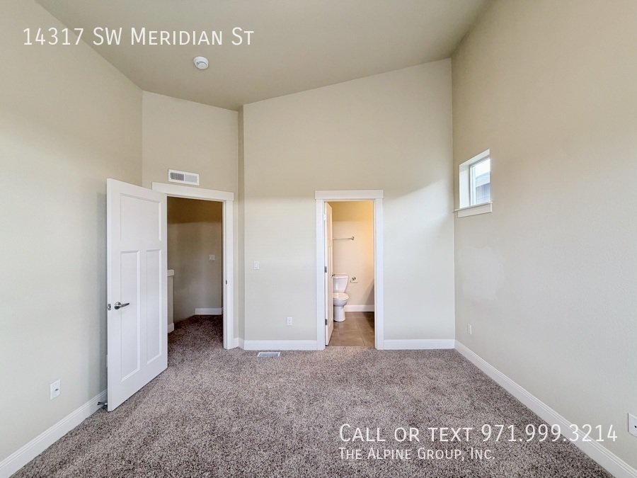 ✨ FIRST MONTH FREE - Modern Luxury in 45° Central | Steps from Nike Campus! property image