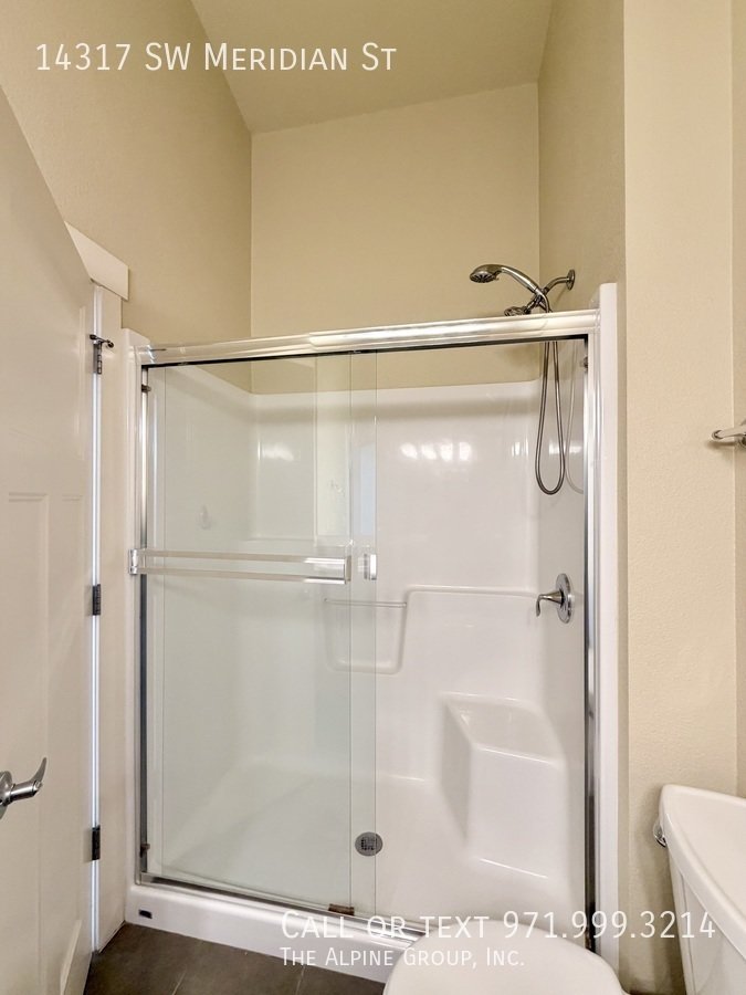 ✨ FIRST MONTH FREE - Modern Luxury in 45° Central | Steps from Nike Campus! property image