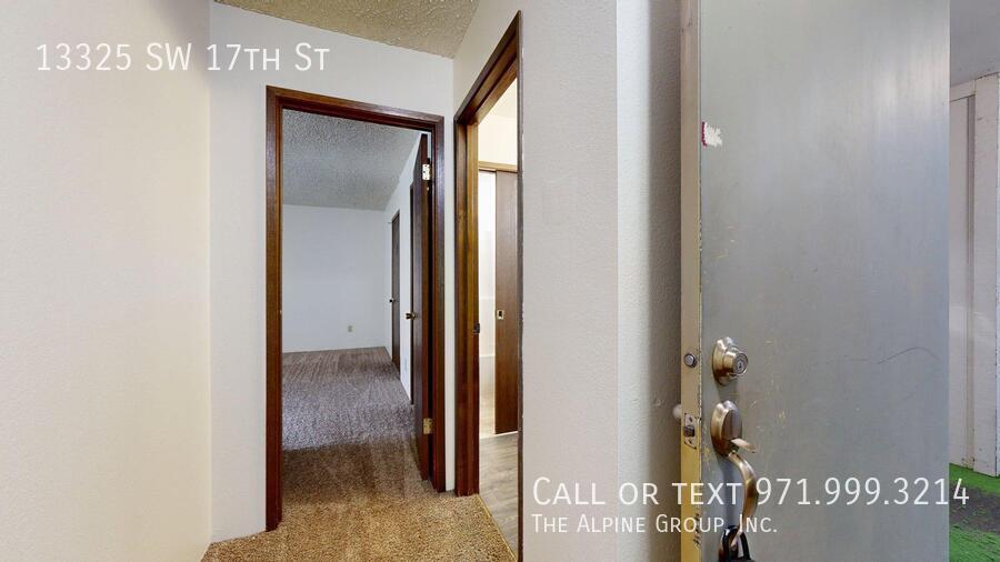 🌞 Bright Upstairs 1-Bed with Balcony & In-Unit W/D 🧺 property image