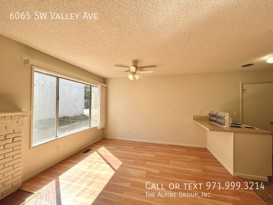 $500 OFF FIRST MONTH - Charming 2-Bedroom Townhome off Allen 🏡 property image