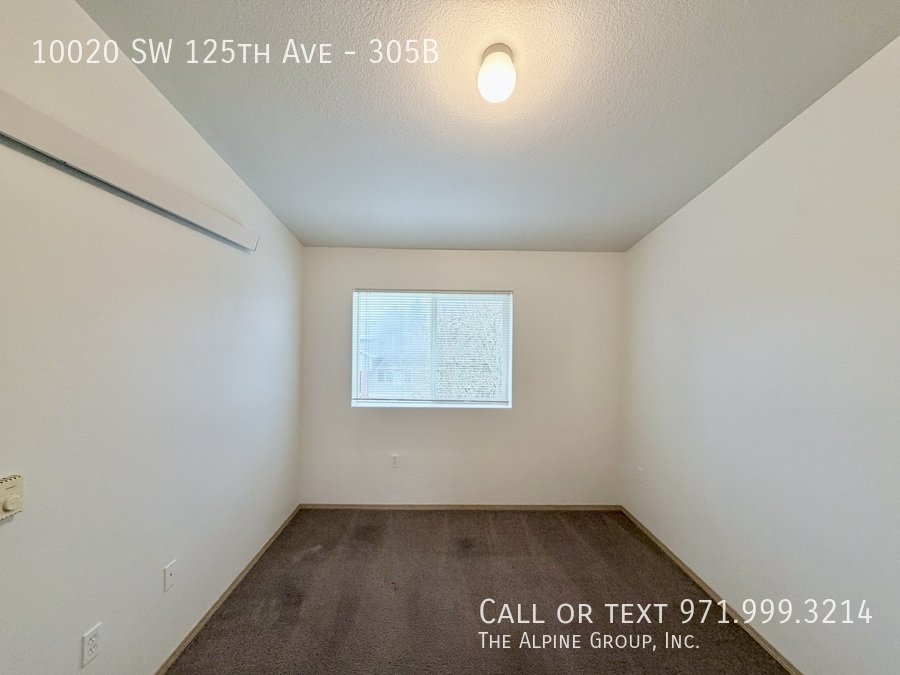 🌤️ Top-Floor 2-Bed with Vaulted Ceilings & Balcony 🌤️ property image