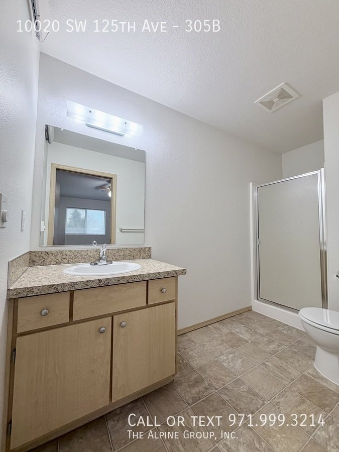 🌤️ Top-Floor 2-Bed with Vaulted Ceilings & Balcony 🌤️ property image