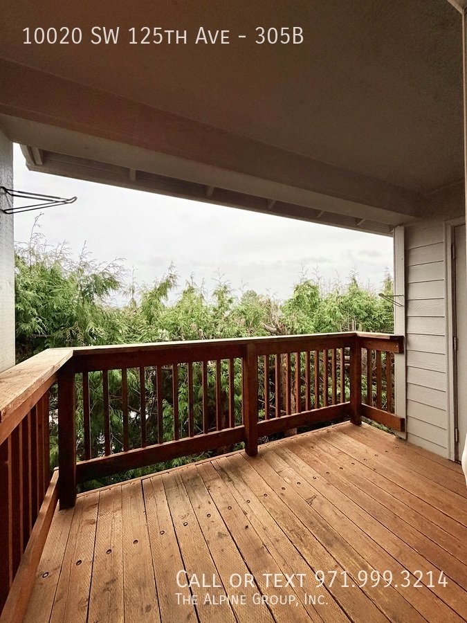 🌤️ Top-Floor 2-Bed with Vaulted Ceilings & Balcony 🌤️ property image