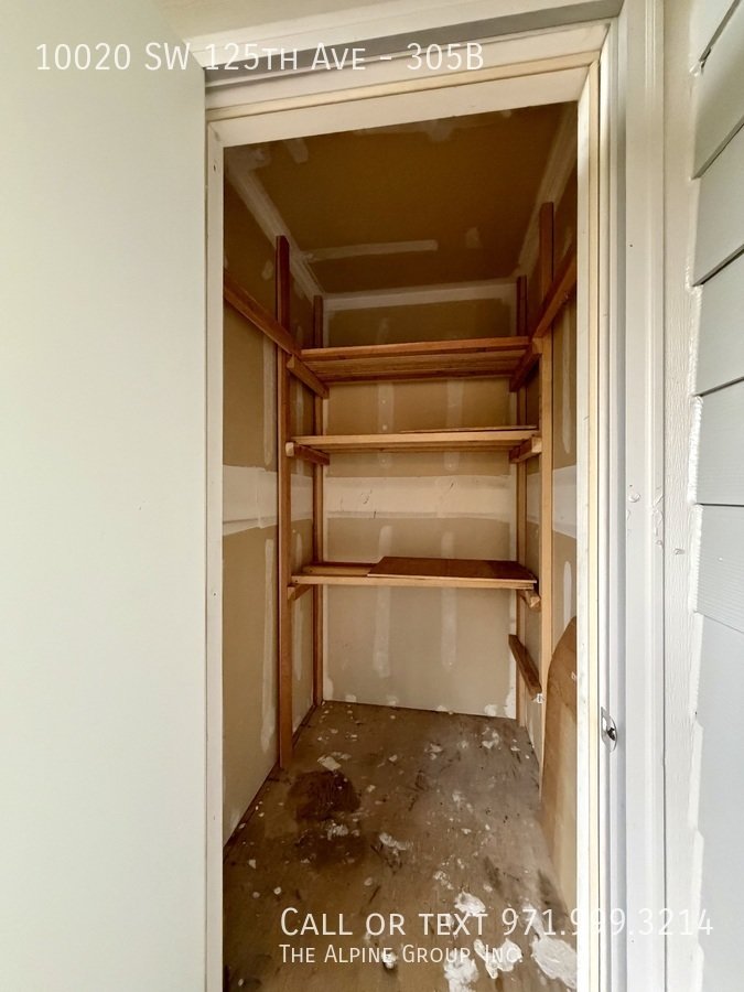 🌤️ Top-Floor 2-Bed with Vaulted Ceilings & Balcony 🌤️ property image