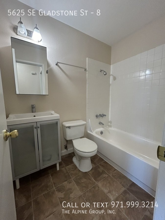 🌹 $500 OFF + Valentine’s Day $100 Dinner Gift! Live Near SE Foster 🍔💌 property image