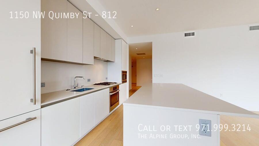 🌆 North Pearl Views Made Sweeter 💝 Valentine’s Day Move-In Special property image