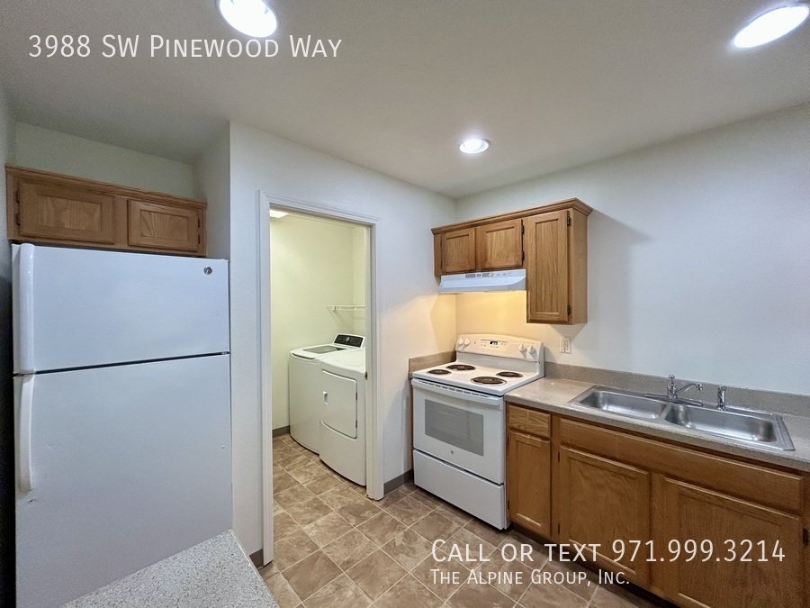 💝 Move-In Before 2/14: FIRST MONTH FREE & Dinner on Us! 🔥 property image