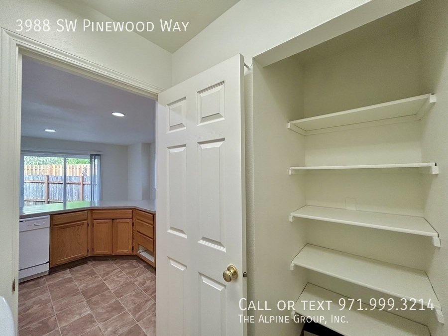 💝 Move-In Before 2/14: FIRST MONTH FREE & Dinner on Us! 🔥 property image