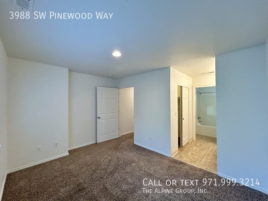 💝 Move-In Before 2/14: FIRST MONTH FREE & Dinner on Us! 🔥 property image